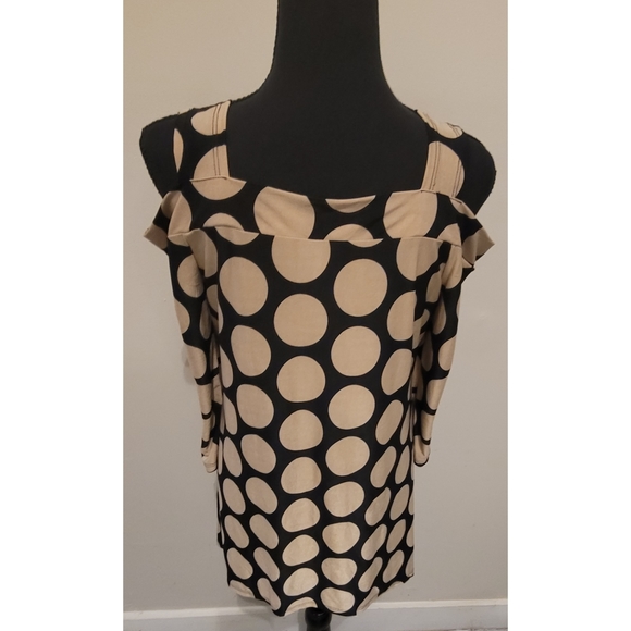 Peek a Boo Shoulder Top - Picture 3 of 4